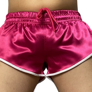 Runway to Retro: Sporty Sprint-Inspired Magenta Nylon Satin High Cut Shorts zdjęcie 3