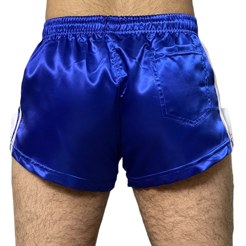 Sporty Chic: Shiny Nylon Activewear Shorts Sprinter, Satin & Retro Styles Bild 6