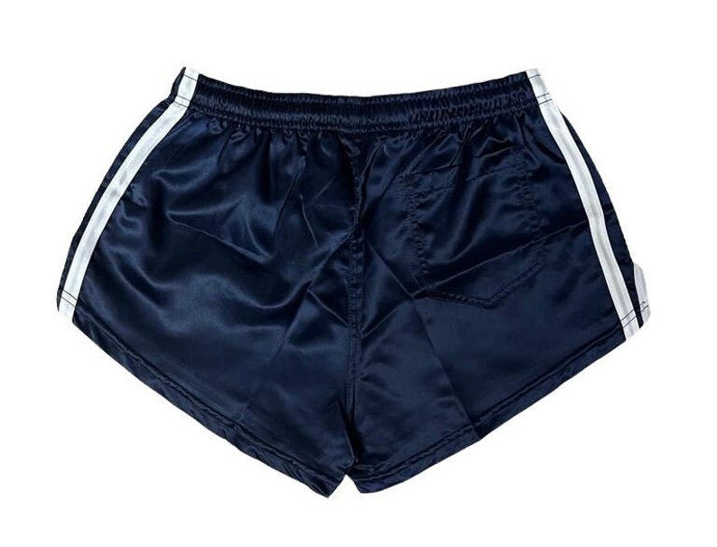 Sporty Retro Vibes: Gym & Workout Shorts for Runners, Boxers Bild 3