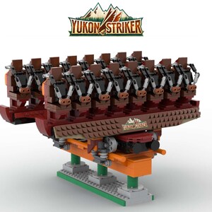 Może przedstawiać: Lego model brązowego i czarnego pociągu kolejki górskiej z napisem "Yukon Striker" na boku. Pociąg ma 12 miejsc siedzących, każde z brązową i czarną głową bizona.