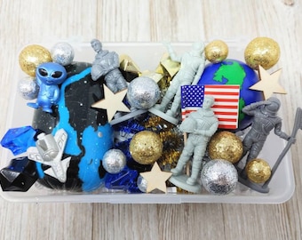 Mini Space Play Dough Kit, Space Sensory Box, Outer Space Play Kit, Busy Box, Space Pretend Play, Outer Space Toy, Boy Birthday Gift