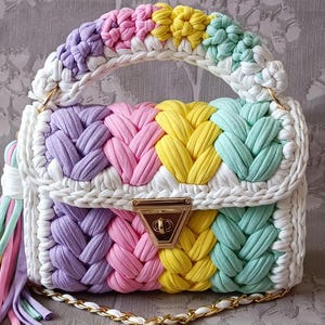 Colorful Handmade Crochet Purse – Rainbow Yarn Crossbody – Fun and Vibrant Shoulder Bag – Boho Style Accessory