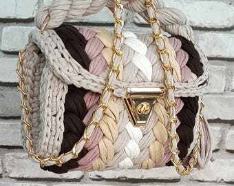 Handmade Chunky Knit Bag – Braided Cotton Handbag with Gold Chain – Boho Chic Clutch – Neutral Tones Purse – Gift for Her