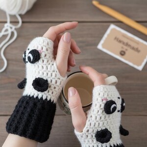 Livfull handgjord garnväska – Regnbågsvirkad väska – Axel- eller axelväska – Färgglad sommaraccessoar Panda