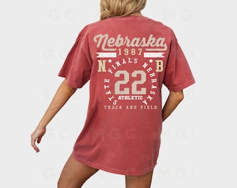 T-shirt graphique Comfort Colors - chemise de sport Nebraska, chemise d'athlétisme, chemise de sport inspirée vintage, chemise midwest, t-shirt surdimensionné