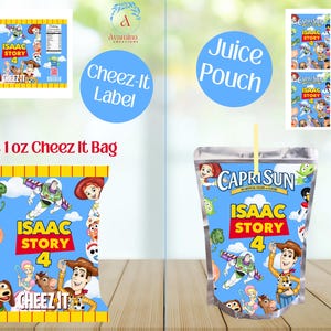 Puede incluir: Dise&ntilde;os personalizables de etiquetas y bolsas de zumo con personajes de la pel&iacute;cula "Toy Story 4". Los dise&ntilde;os incluyen el texto "ISAAC STORY 4" y "CHEEZ IT" sobre un fondo azul. La etiqueta Cheez-It se adapta a una bolsa de 28g.