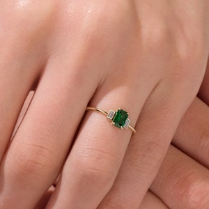 Emerald Cut Emerald Simulant Diamond Ring, 14K Solid Gold Green Wedding Band, Unique Birthstone Band Gift, 3th Anniversary Three Stone Ring