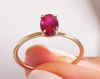 Anillo de rubí ovalado en oro de 14 quilates - Anillos con piedras preciosas rojas de nacimiento