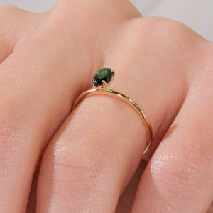 Emerald single stone ring 2025