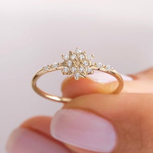 Anillo de diamantes con diseño floral estilo vintage, anillos de boda de moissanita con diseño de flor de copo de nieve en oro de 14 quilates