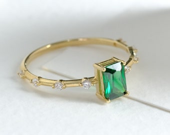 Emerald Cut Emerald Ring Women, 14K Solid Gold Engagement Band with Diamond, Unique Wedding Ring with Moissanite, Green Birthstone Ring Gift