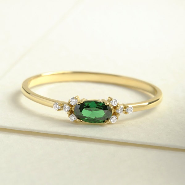 Oval Emerald Birthstone Diamond Ring, Personalized Birth Stone Cz Moissanite Band, 14K Gold Custom Gemstone Ring, May Birthmonth Ring Girl