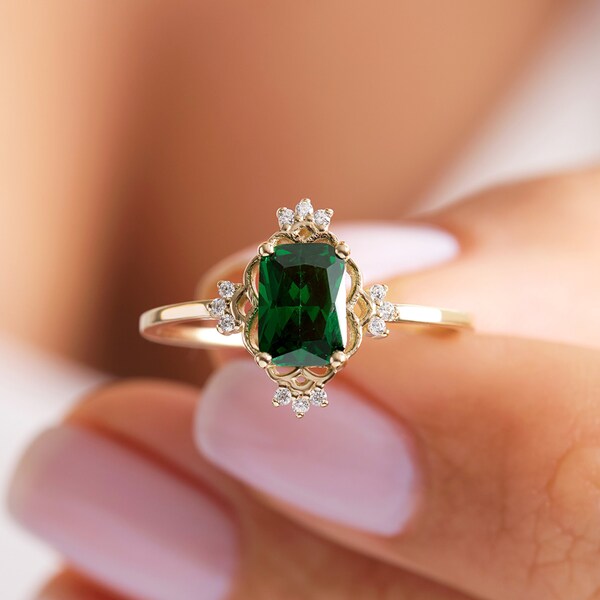 Emerald Emerald Cut Ring Diamond, Dainty Birthstone Cluster Moissanite Engagement Ring Bride, 10K 14K 18K Gold Birthmonth Cz Wedding Ring