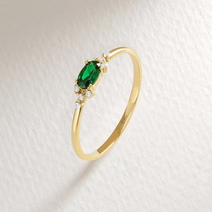 Oval Emerald Birthstone Diamond Ring, Personalized Birth Stone Cz Moissanite Band, 14K Gold Custom Gemstone Ring, May Birthmonth Ring Girl