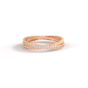 ✨ Criss Cross Diamond Ring | 14K Solid Gold Twisted Rope Band

Modern elegance meets timeless craftsmanship in this stunning Criss Cross Diamond Ring. Designed with a graceful X-shaped (criss-cross) silhouette and a textured twisted rope band, this ring blends minimalism with brilliance—perfect for everyday luxury and meaningful moments.
