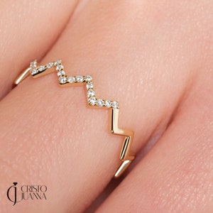 Zig Zag Spike Wavy Scatter Diamond Ring 14K Solid Gold Band, Thin Diamond Stacking Ripple Ring, Minimalist Flat Wave High and Low Ring Women