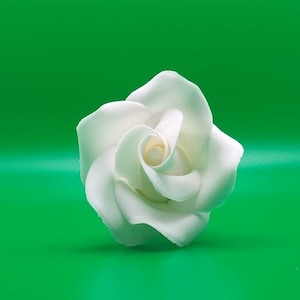 Set of 3 White Fondant Rose / White Gumpaste Rose / Wedding Cake Topper / White Sugarflower / Fondant Rose / Small White Rose