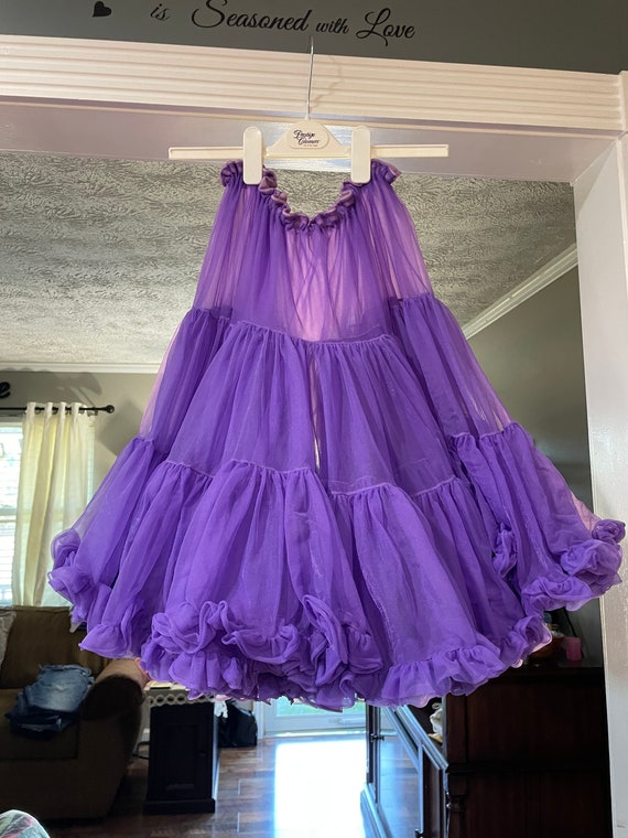 Ladys Square dance petticoat, medium size purple