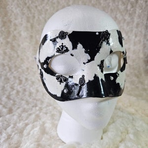 Rorschach Mask: Resentment