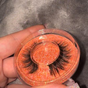eyelashes