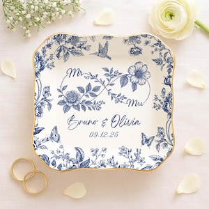 Personalized Mr Mrs Ring Dish, Custom Name Wedding Jewelry Dish, Wedding Ring Holder, Bridal Shower Gift, Engagement Gift, Anniversary Gift
