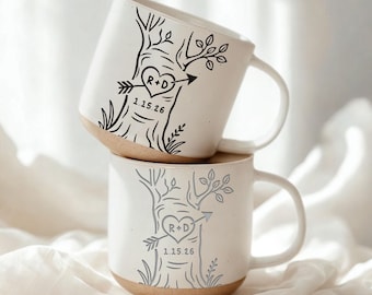 Taza de cerámica personalizada grabada para parejas, regalo de boda, taza para parejas con iniciales grabadas en un árbol con forma de corazón, regalos de compromiso, regalo para recién casados