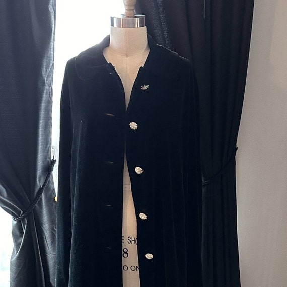 Vintage 1950's 1960's Black Velvet Cape - image 1
