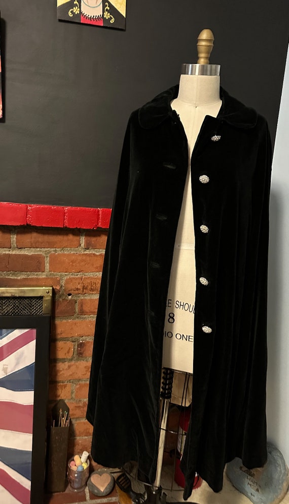 Vintage 1950's 1960's Black Velvet Cape - image 2