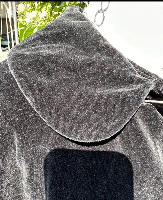 Vintage 1950's 1960's Black Velvet Cape - image 7