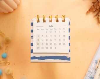 Calendario de escritorio Royal Natural Petit - Personalizable - Calendario de 12 meses - ¡Empieza en cualquier mes!
