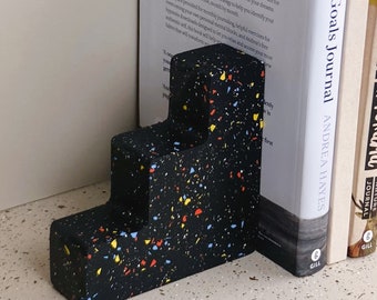 1 Pcs Black Terrazzo Jesmonite Bookend - Eco-Friendly Modern Home - Office Decor Accessory - Bookends for Shelves - Housewarming Party Gift