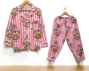 Conjunto de pijama de algodón con estampado floral: pijama de manga larga con rayas rosas.