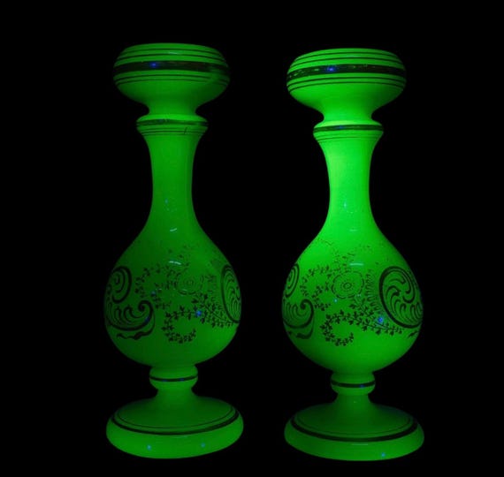 ウランガラスのオパーリン花瓶ペア - Etsy 日本