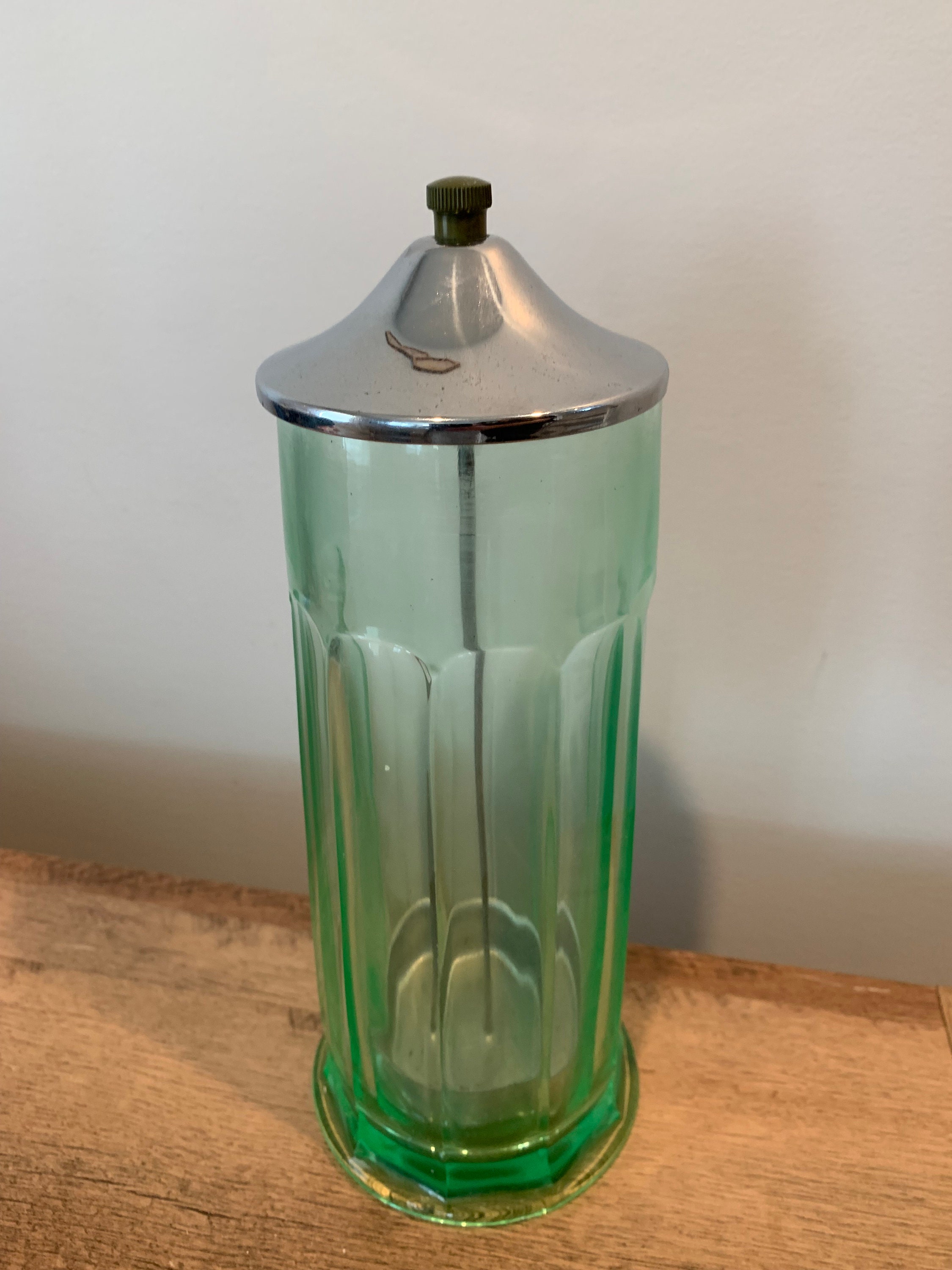 Davis & Waddell Retro Glass Straw Dispenser – More Than News