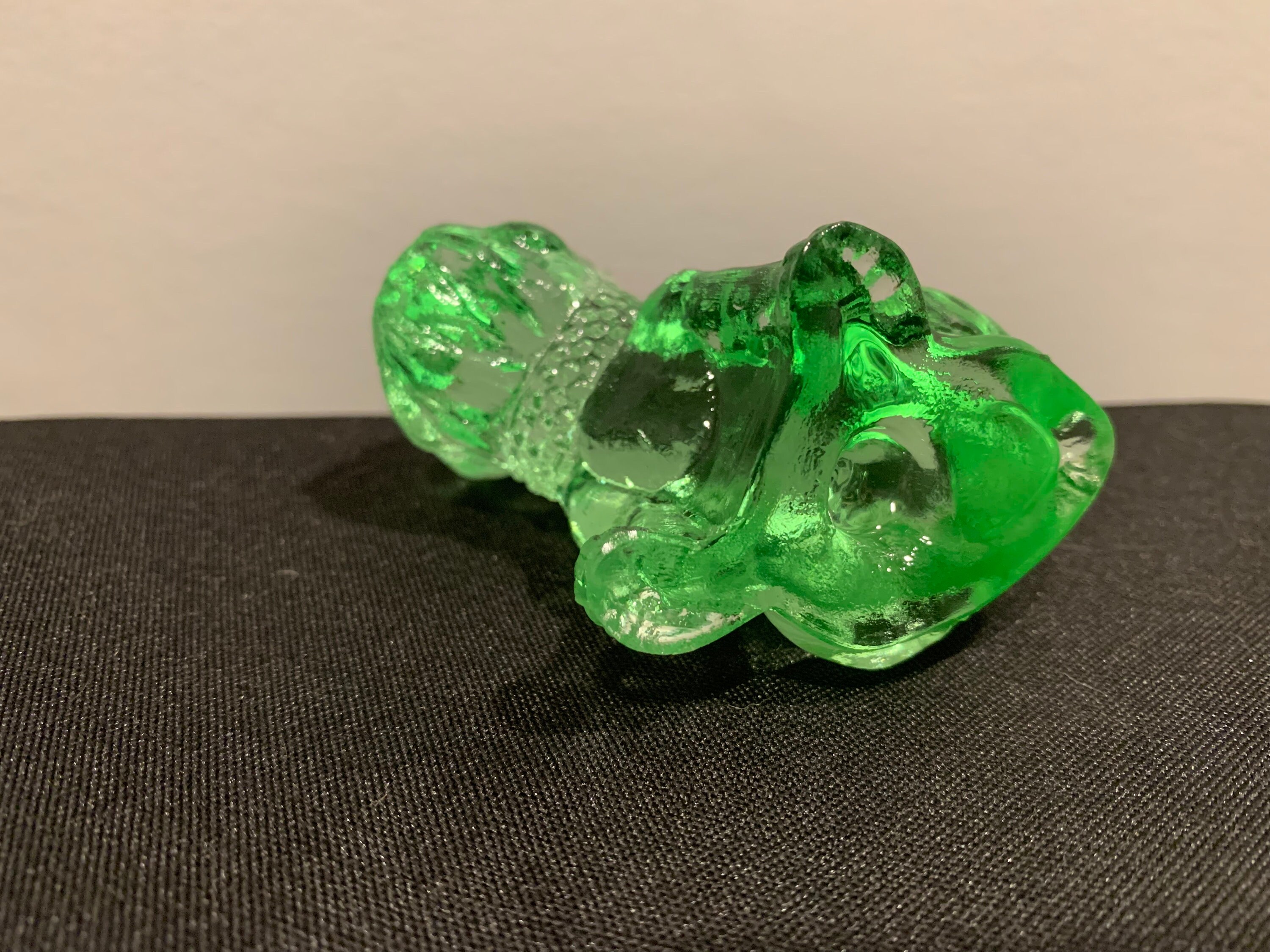 ヴィンテージ ウェストモアランド ウランガラス ブルドッグ フィギュア