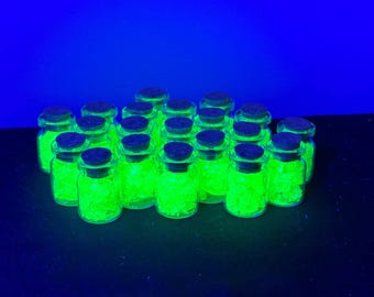 ein Uranglas Vaseline Glas Fläschchen !!