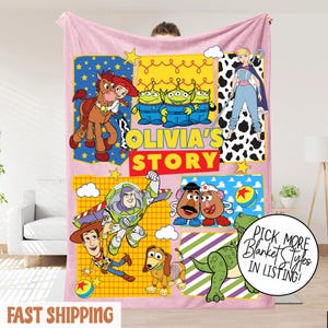 Puede incluir: Manta de forro polar rosa con personajes de la pel&iacute;cula Toy Story. La manta tiene un dise&ntilde;o colorido con el texto "OLIVIA'S STORY". La manta tambi&eacute;n tiene el texto "FAST SHIPPING" y un c&iacute;rculo con el texto "PICK MORE Blanket Styles IN LISTING!"