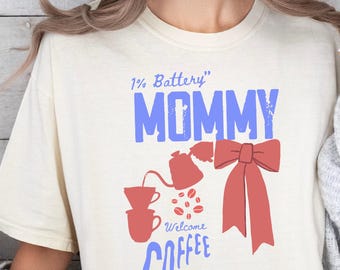 Müde Mamas Coffee Club Comfort Farben, koffeinhaltige Mama, Mama braucht Kaffee, Müde Mamas Club, Mama Kaffee Shirt, Kaffee Liebhaber T-Shirt.