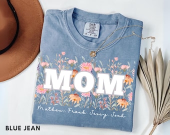 Benutzerdefinierte Blumenmama-Shirt, blau-rosa Bögen Shirt, Streifen-Blumen-Bögen, übergroßes Mama-T-Shirt, trendiges Mama-Shirt, Mama-Komfortfarbe