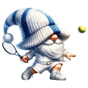 Puede incluir: Un gnomo blanco con un gorro de punto azul y blanco está jugando al tenis. El gnomo lleva un atuendo de tenis blanco y zapatillas blancas. El gnomo sostiene una raqueta de tenis y una pelota de tenis amarilla está en el aire.