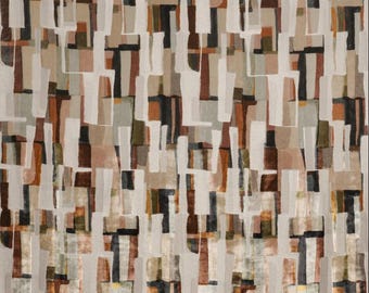 Op de afbeelding: Textiel met een abstract patroon van verticale en horizontale rechthoekige vormen in neutrale tinten. Het ontwerp bevat beige, bruin, grijs en zwart, waardoor een textuurrijk, artistiek uiterlijk ontstaat. Geschikt voor interieurdecoratie.