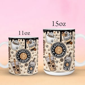 Puede incluir: Dos tazas de caf&eacute; de cer&aacute;mica blanca con dise&ntilde;os de goteo negro. Las tazas presentan una ilustraci&oacute;n colorida de bebidas de caf&eacute;, pasteles y el texto "Cafecito y Chisme". Las tazas est&aacute;n disponibles en tama&ntilde;os de 11 oz y 15 oz.