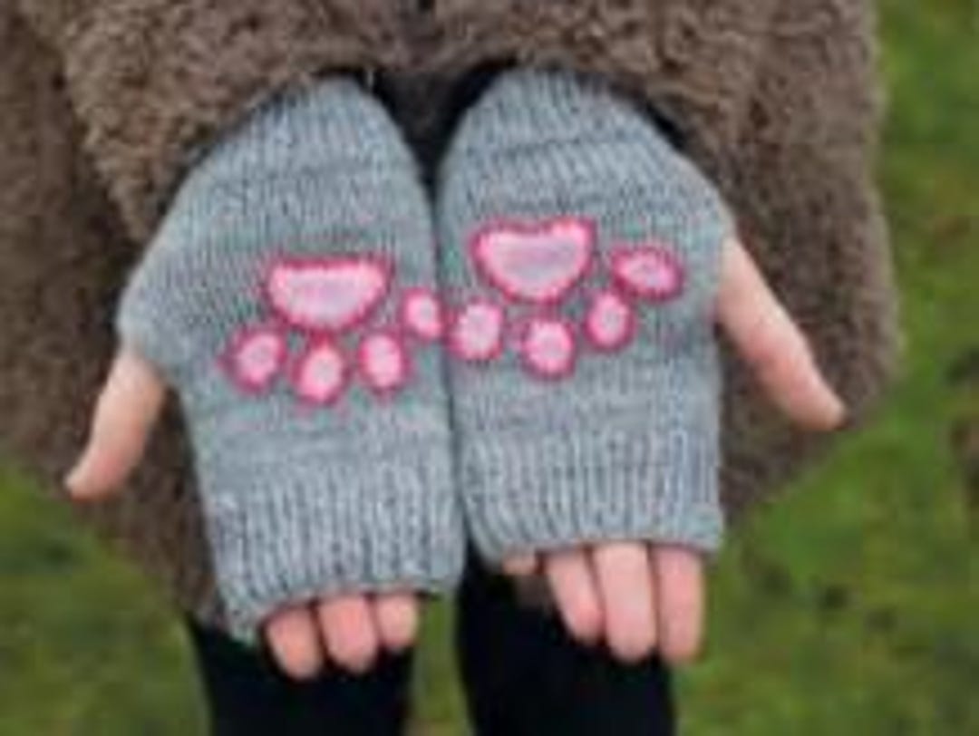 Easy Paw Print Fingerless Gloves for Beginners UK Wrist Warmer