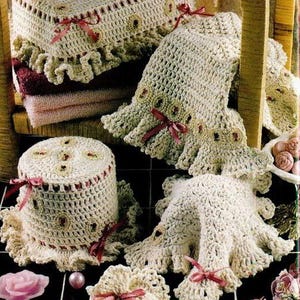 15 Set da bagno Rotolo di carta igienica all'uncinetto Modello di bambola alla moda Copriletto vintage Copritavolo Coprivaso Blu Bagno grazioso PDF Download