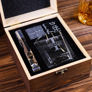 Personalized Whiskey Glass Set with Wooden Box, Groomsmen Gift, Best Man Gift, Groomsman Proposal, Boyfriend Gift, Gifts for Men zdjęcie 2