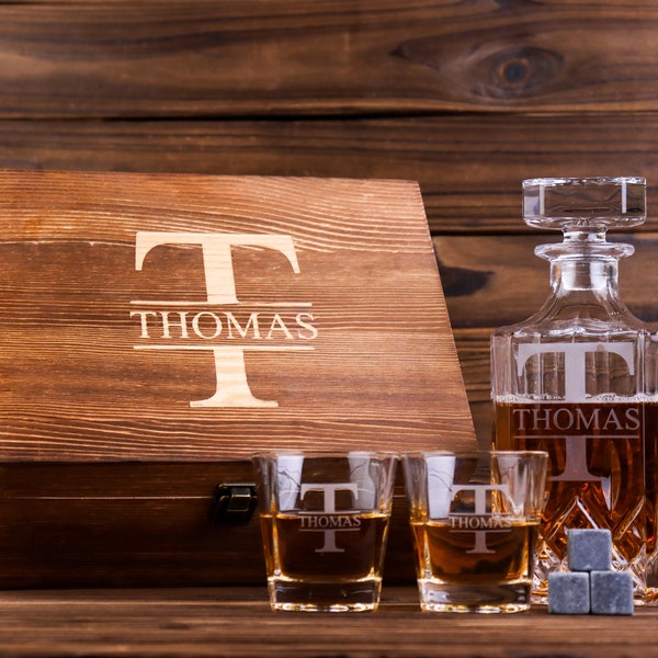 Personalized Whiskey Decanter Set - Personalized Groomsmen Gifts -Engraved Whiskey Decanter Set With Wood Box - Best Man Gift Dad Gift