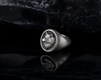 Anillo de sello hecho a mano de lobo, anillo de hombre de lobo noble de plata esterlina, anillo de cabeza de lobo de plata en relieve, regalo de hombre conmemorativo