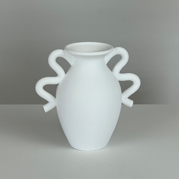 Medusa Table Vase in Snow White | Minimalist Home Decor | 3D Printed | Australian Made | Flower Vase | Snow White Vase | Housewarming Gift