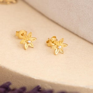 Dainty Daffodil Flower Studs - 925 Sterling Silver Small Daffodils Earring - Christmas Gift - Birth Flower Earrings - Birthday Gift