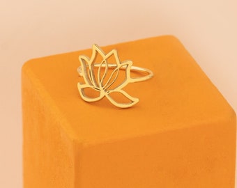 Birth Flower Gold Ring - Birthday Flower Ring - Dainty Zodiac Ring - Birth Flower Jewellery - Birthflower Ring - Gift for Him - Gift for Her